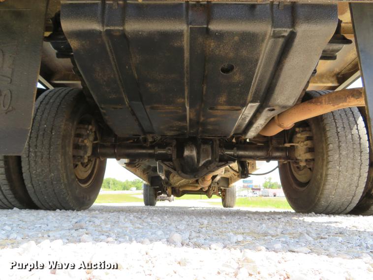 image for item DE8072 2008 Ford F350 Super Duty XL Crew Cab flatbed pickup truck