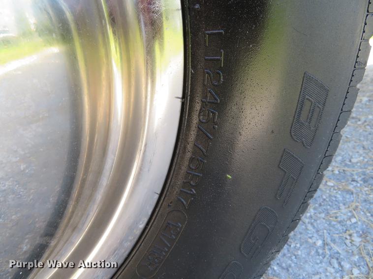 image for item DE8072 2008 Ford F350 Super Duty XL Crew Cab flatbed pickup truck