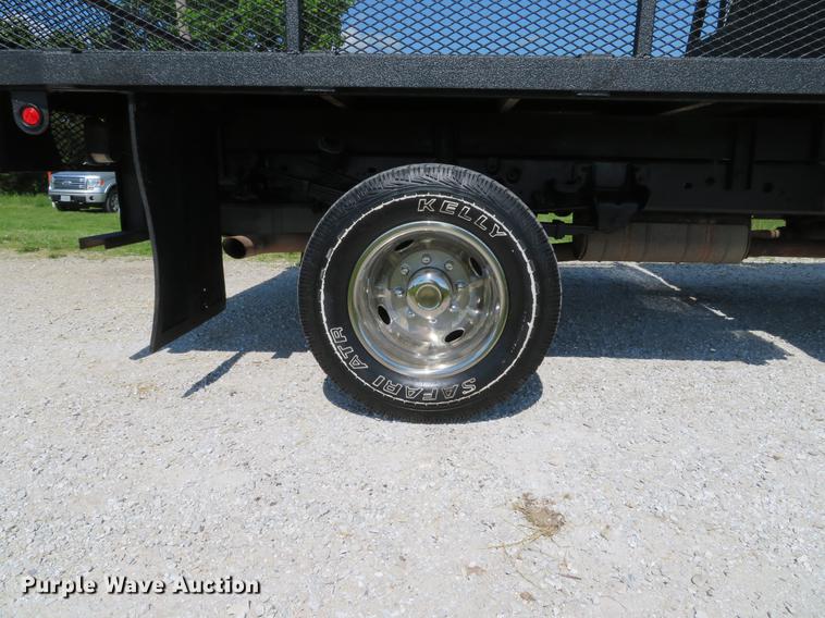 image for item DE8072 2008 Ford F350 Super Duty XL Crew Cab flatbed pickup truck