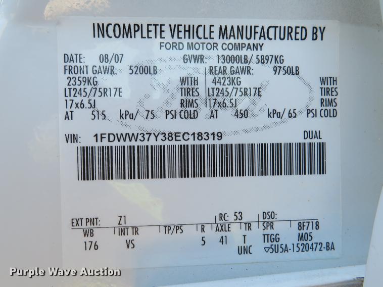 image for item DE8072 2008 Ford F350 Super Duty XL Crew Cab flatbed pickup truck