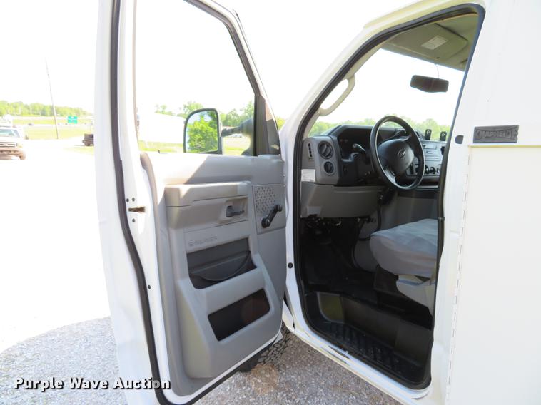 2010 Ford Econoline E350 utility bed van in Moscow Mills, MO Item DE8074 sold Purple Wave