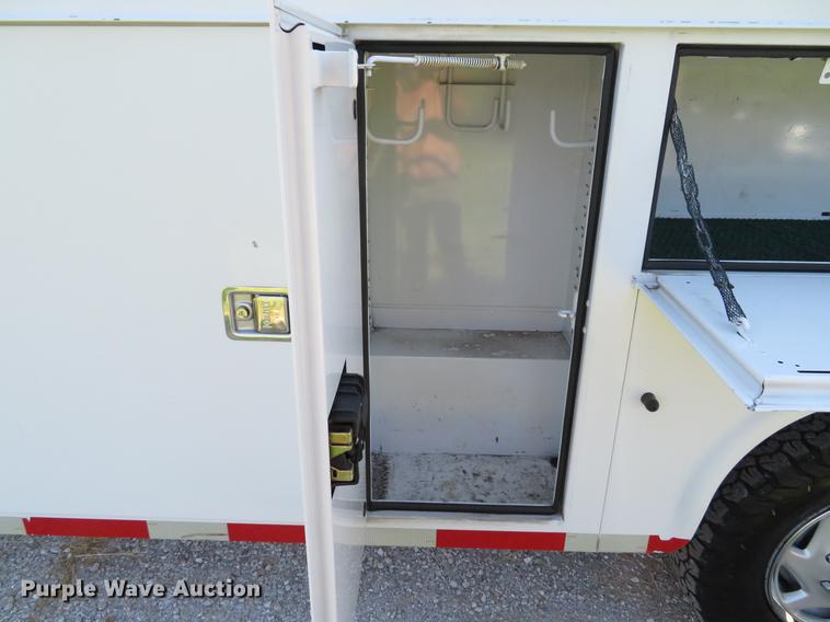 2010 Ford Econoline E350 utility bed van in Moscow Mills, MO Item DE8074 sold Purple Wave