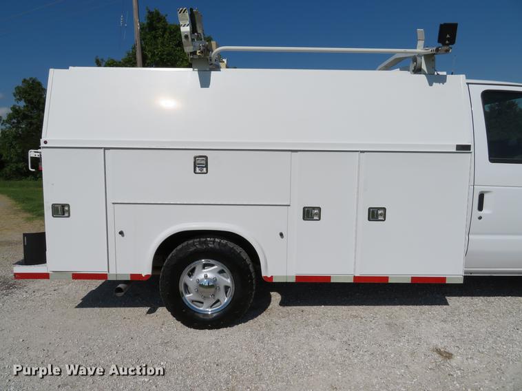 2010 Ford Econoline E350 utility bed van in Moscow Mills, MO Item DE8074 sold Purple Wave