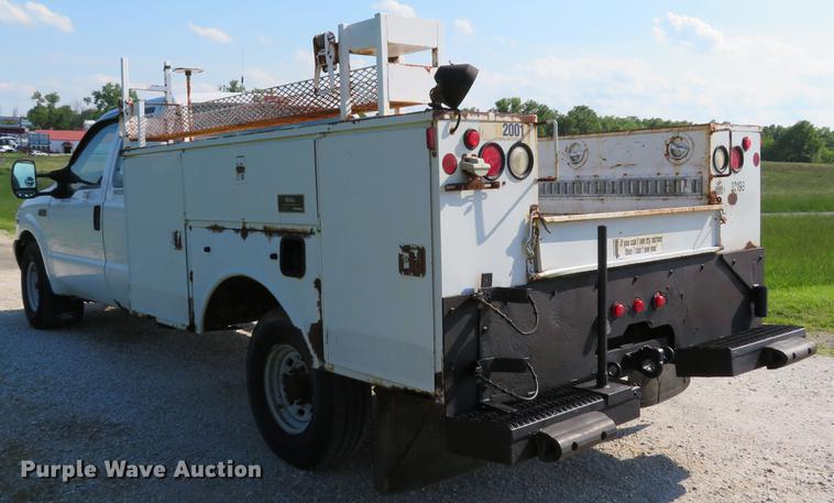 image for item DE8075 2001 Ford F350 Super Duty XL SuperCab utility bed pickup truck