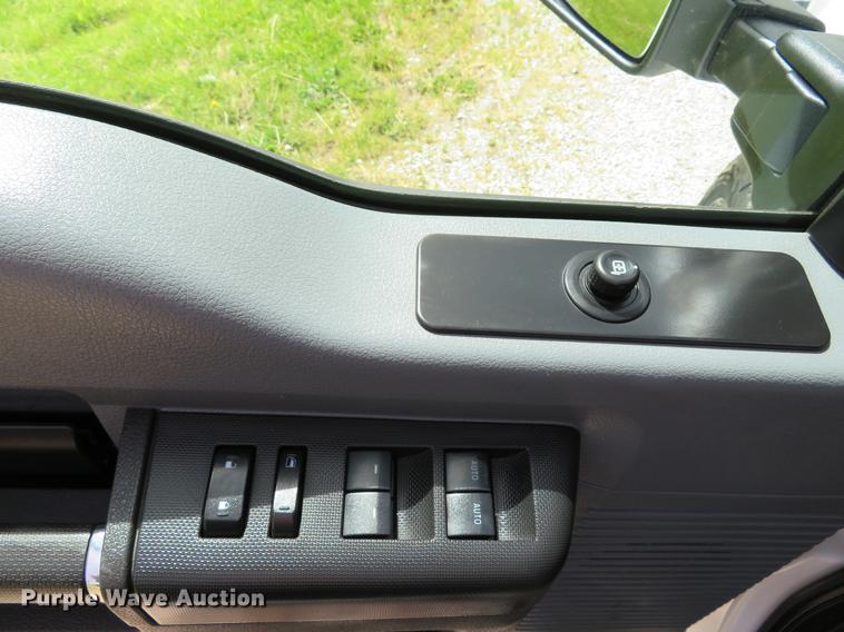 image for item DE8078 2015 Ford F250 Super Duty XL Crew Cab pickup truck