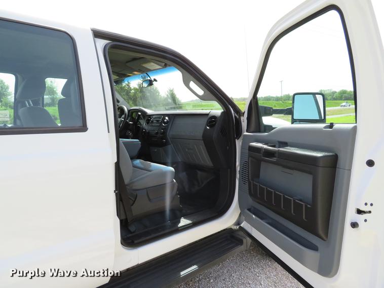 image for item DE8078 2015 Ford F250 Super Duty XL Crew Cab pickup truck