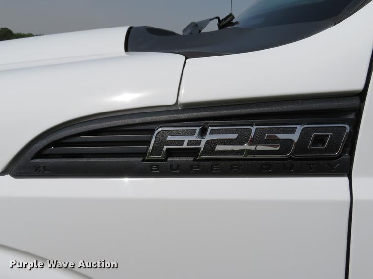 image for item DE8078 2015 Ford F250 Super Duty XL Crew Cab pickup truck