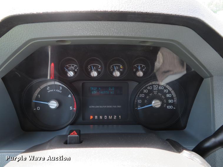 image for item DE8079 2011 Ford F550 Super Duty XL Crew Cab box truck