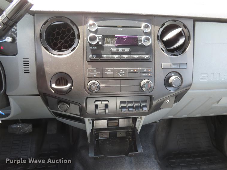 image for item DE8079 2011 Ford F550 Super Duty XL Crew Cab box truck