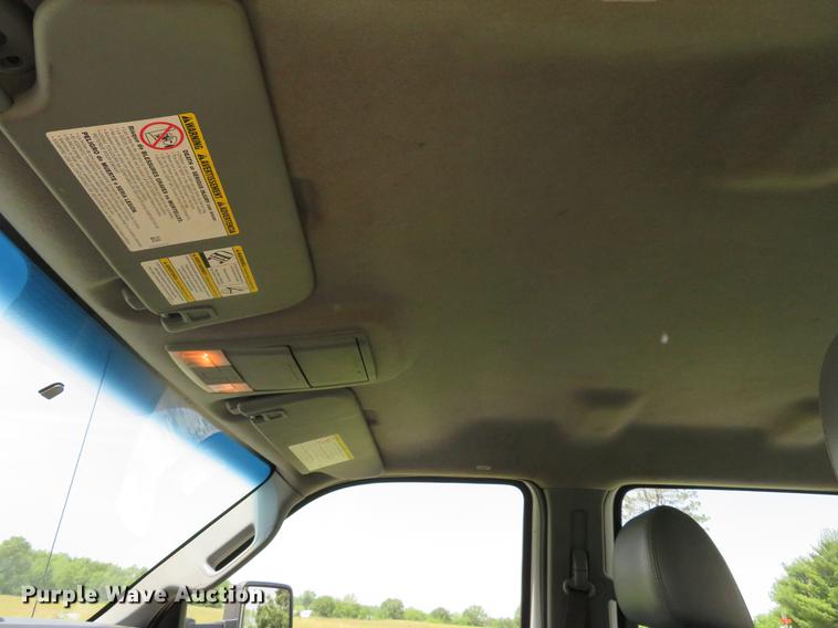 image for item DE8079 2011 Ford F550 Super Duty XL Crew Cab box truck