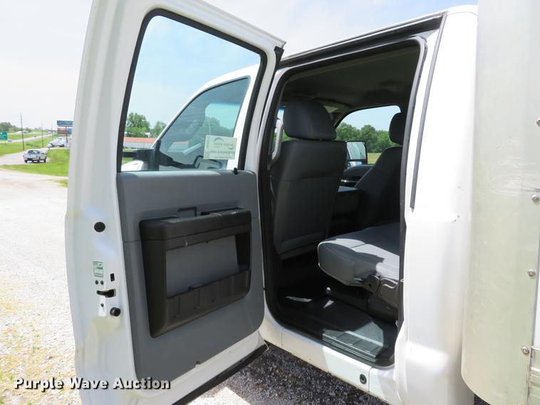 image for item DE8079 2011 Ford F550 Super Duty XL Crew Cab box truck
