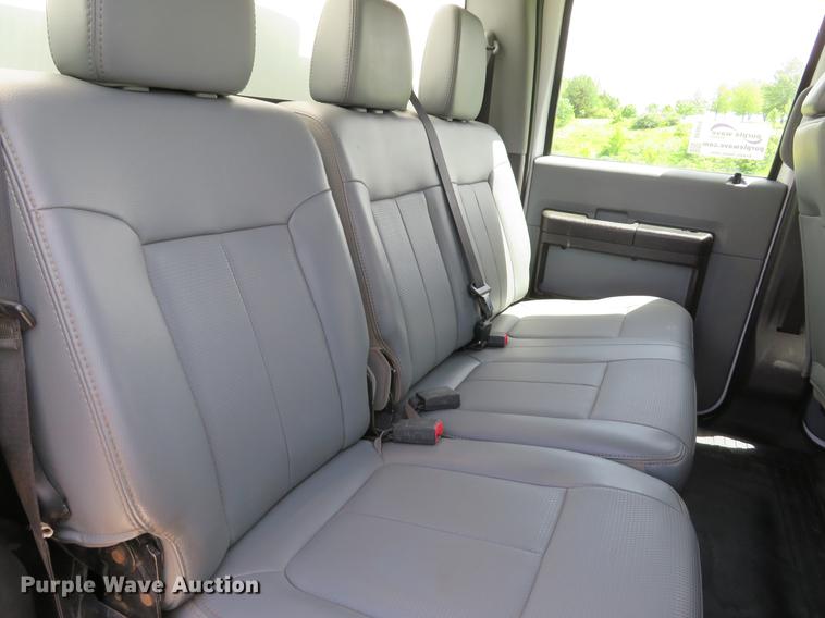 image for item DE8079 2011 Ford F550 Super Duty XL Crew Cab box truck