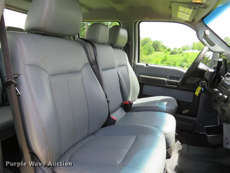 image for item DE8079 2011 Ford F550 Super Duty XL Crew Cab box truck