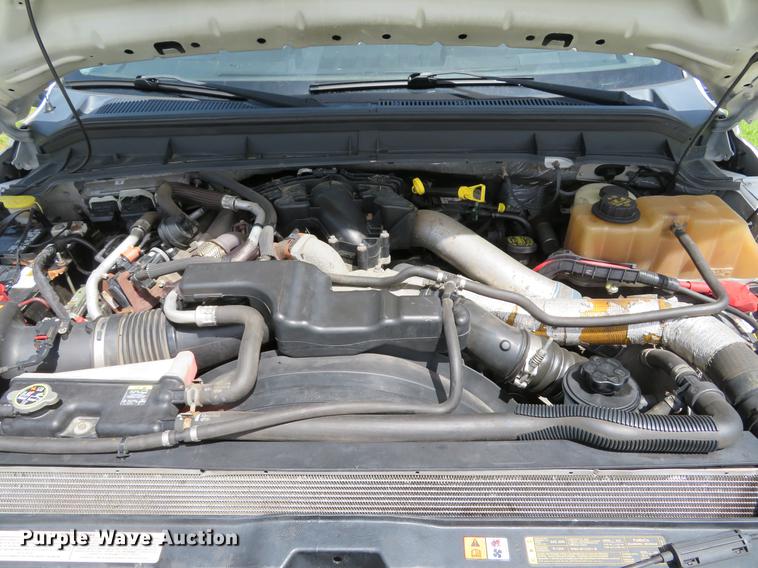 image for item DE8079 2011 Ford F550 Super Duty XL Crew Cab box truck