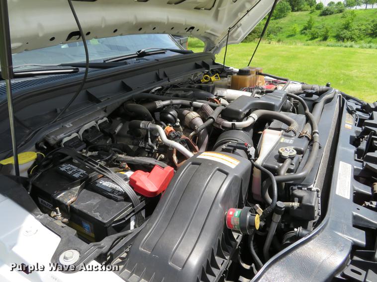 image for item DE8079 2011 Ford F550 Super Duty XL Crew Cab box truck