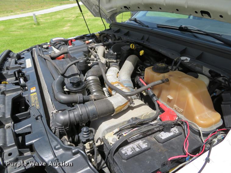 image for item DE8079 2011 Ford F550 Super Duty XL Crew Cab box truck