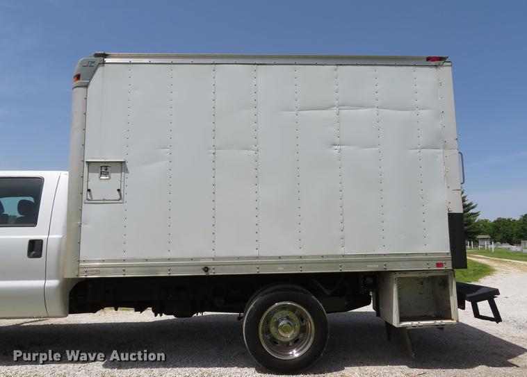image for item DE8079 2011 Ford F550 Super Duty XL Crew Cab box truck