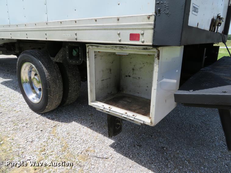 image for item DE8079 2011 Ford F550 Super Duty XL Crew Cab box truck