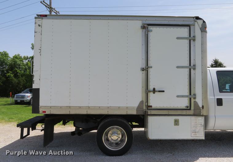 image for item DE8079 2011 Ford F550 Super Duty XL Crew Cab box truck