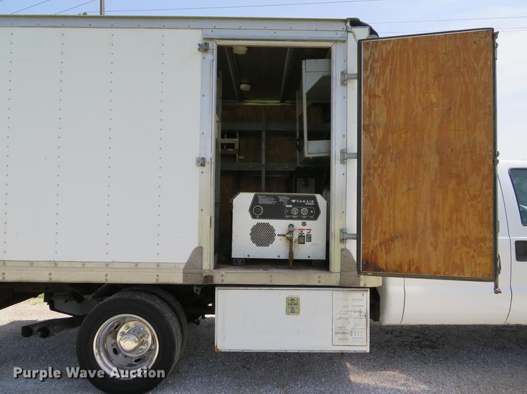 image for item DE8079 2011 Ford F550 Super Duty XL Crew Cab box truck