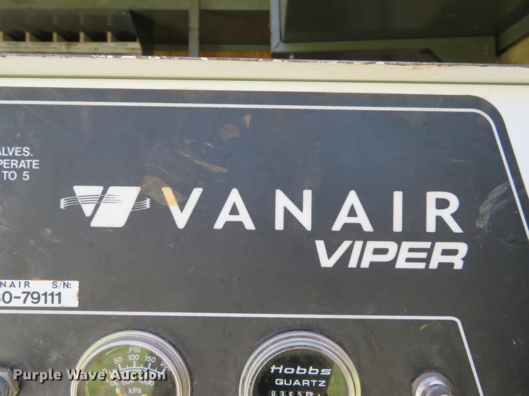 image for item DE8079 2011 Ford F550 Super Duty XL Crew Cab box truck