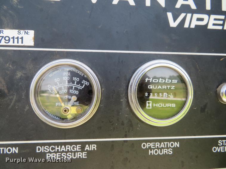 image for item DE8079 2011 Ford F550 Super Duty XL Crew Cab box truck