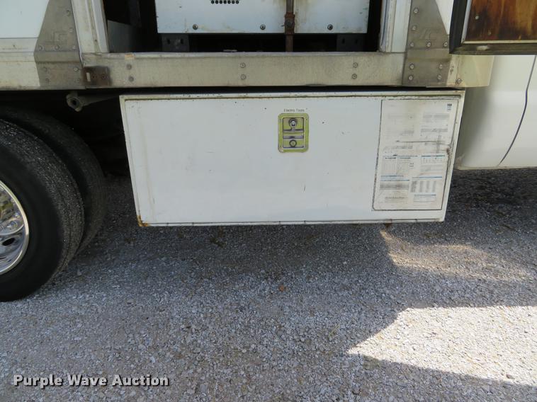 image for item DE8079 2011 Ford F550 Super Duty XL Crew Cab box truck