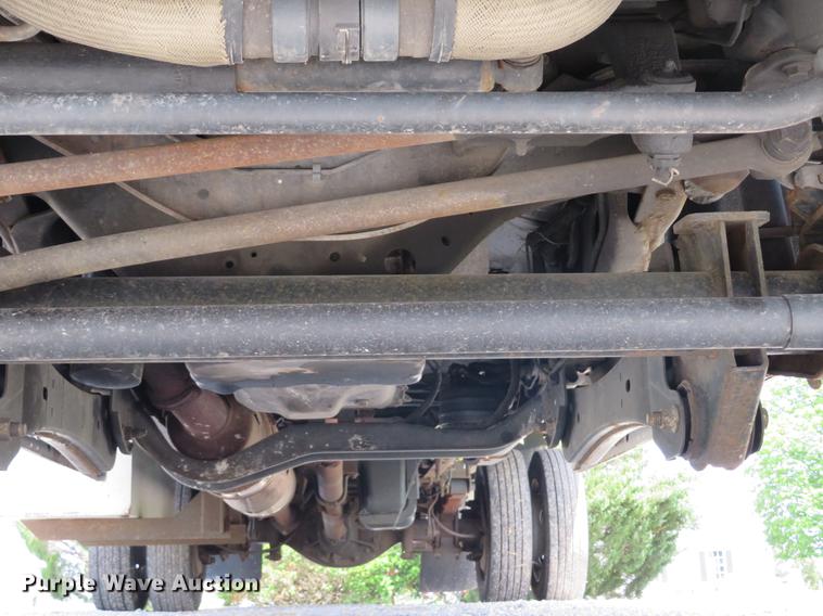 image for item DE8079 2011 Ford F550 Super Duty XL Crew Cab box truck