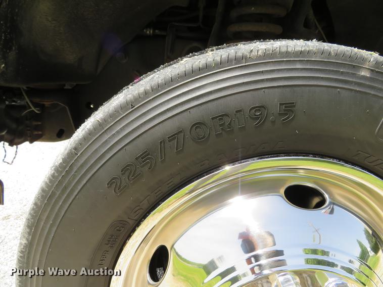 image for item DE8079 2011 Ford F550 Super Duty XL Crew Cab box truck