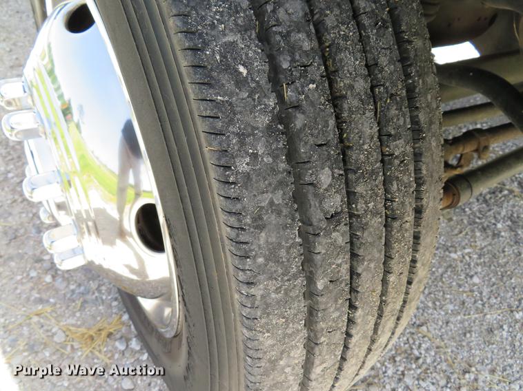 image for item DE8079 2011 Ford F550 Super Duty XL Crew Cab box truck