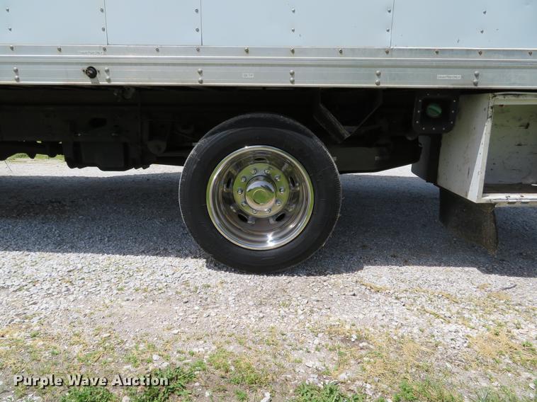 image for item DE8079 2011 Ford F550 Super Duty XL Crew Cab box truck