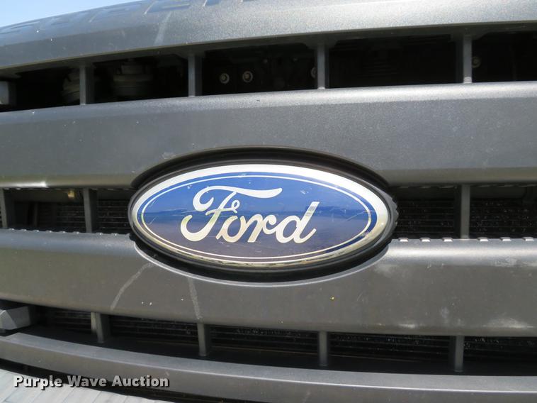 image for item DE8079 2011 Ford F550 Super Duty XL Crew Cab box truck