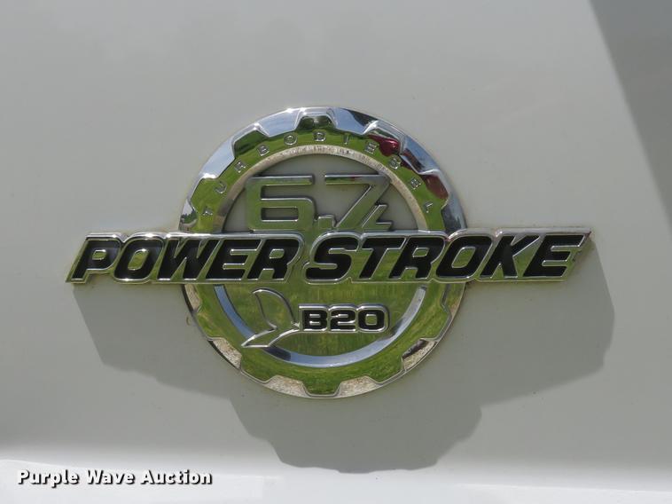 image for item DE8079 2011 Ford F550 Super Duty XL Crew Cab box truck