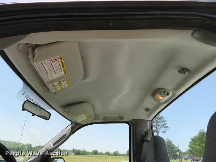 image for item DE8081 2006 Ford F250 Super Duty XL utility bed pickup truck