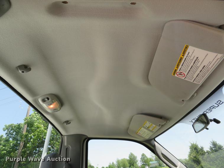 image for item DE8081 2006 Ford F250 Super Duty XL utility bed pickup truck