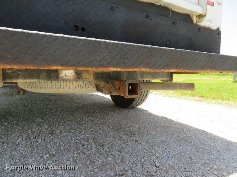 image for item DE8081 2006 Ford F250 Super Duty XL utility bed pickup truck