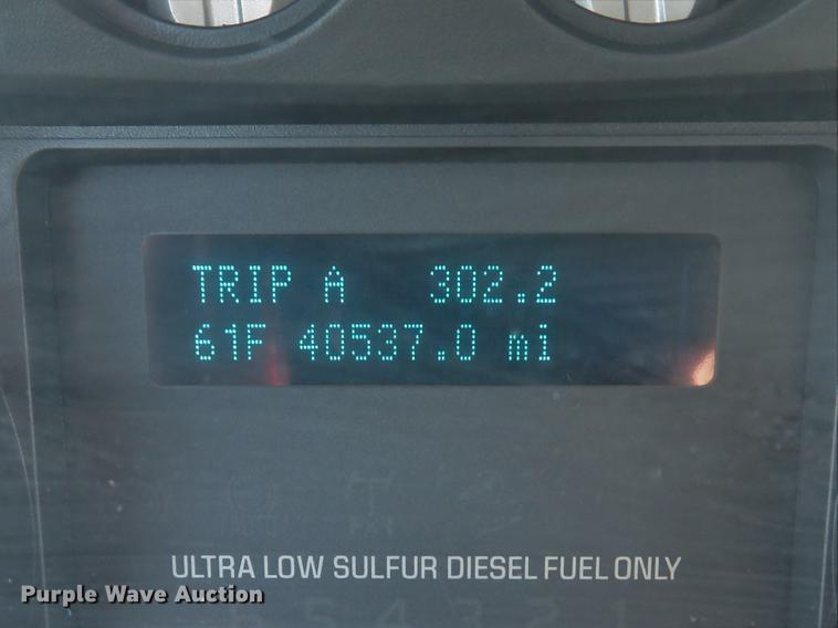 image for item DE8083 2012 Ford F350 Super Duty XL utility bed pickup truck