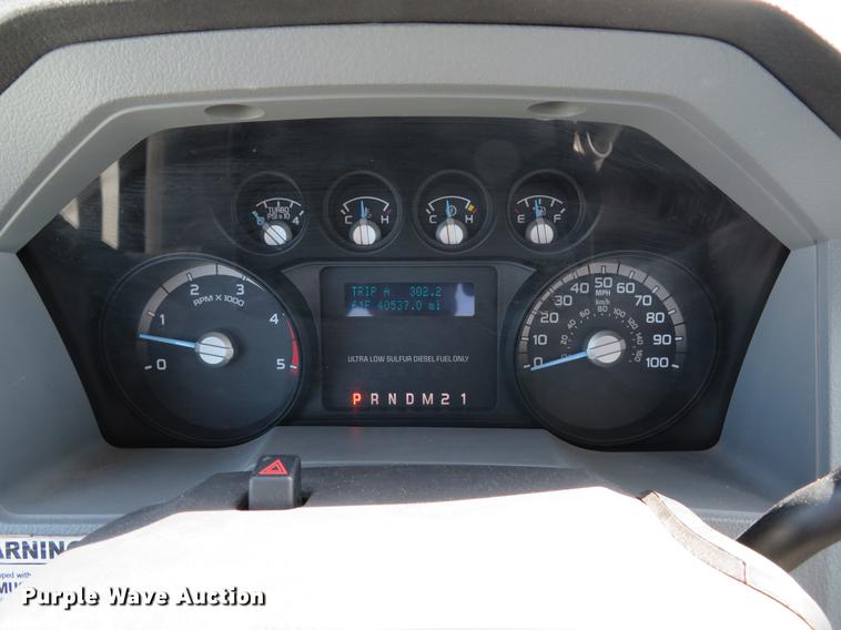 image for item DE8083 2012 Ford F350 Super Duty XL utility bed pickup truck