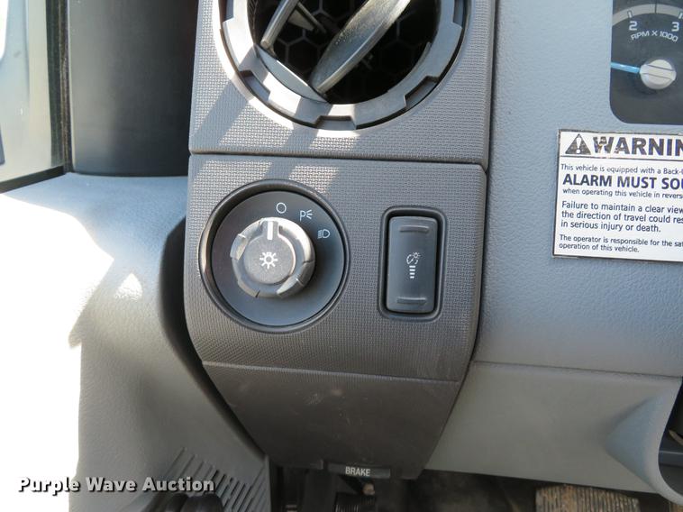 image for item DE8083 2012 Ford F350 Super Duty XL utility bed pickup truck