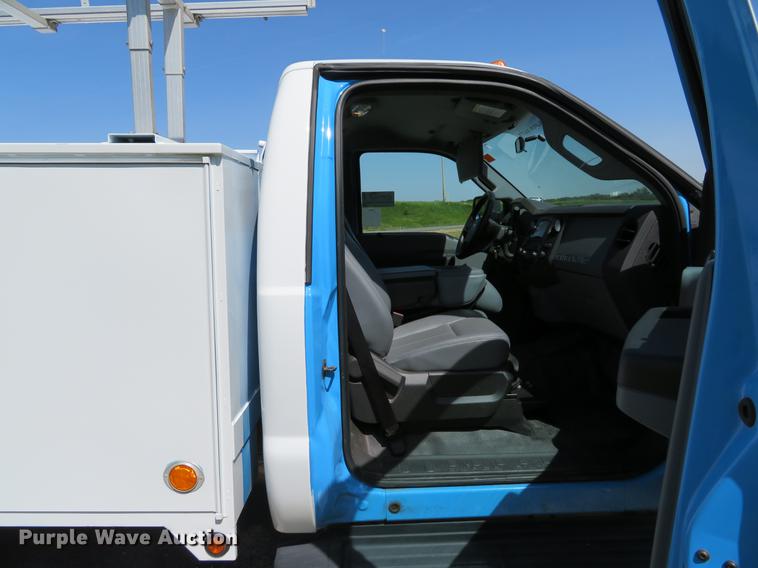 image for item DE8083 2012 Ford F350 Super Duty XL utility bed pickup truck