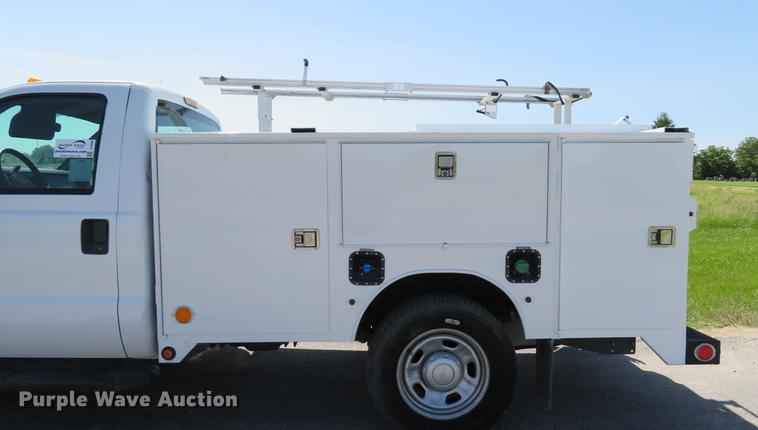 image for item DE8083 2012 Ford F350 Super Duty XL utility bed pickup truck