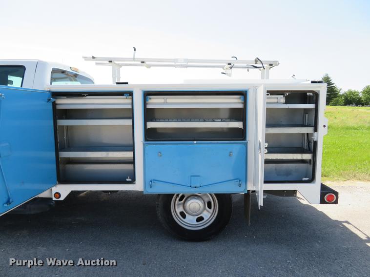 image for item DE8083 2012 Ford F350 Super Duty XL utility bed pickup truck