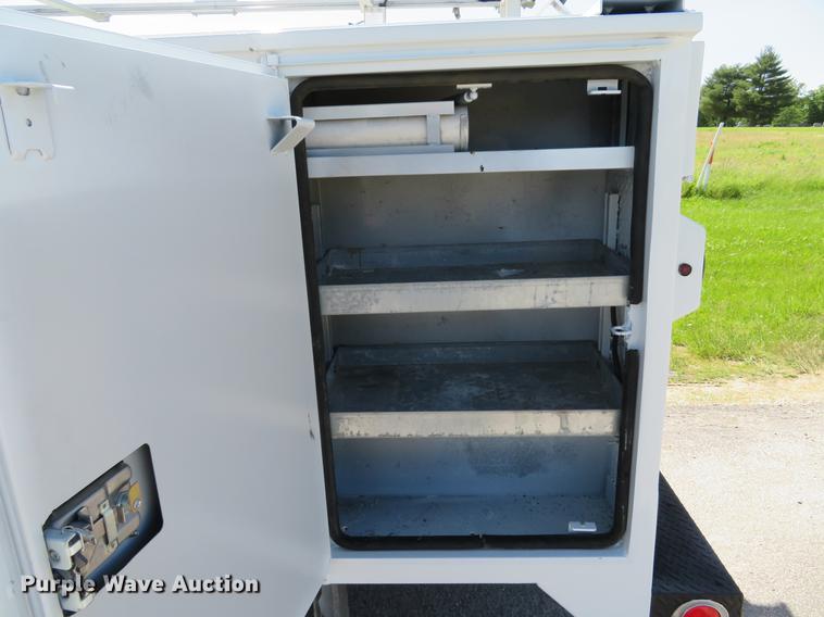 image for item DE8083 2012 Ford F350 Super Duty XL utility bed pickup truck