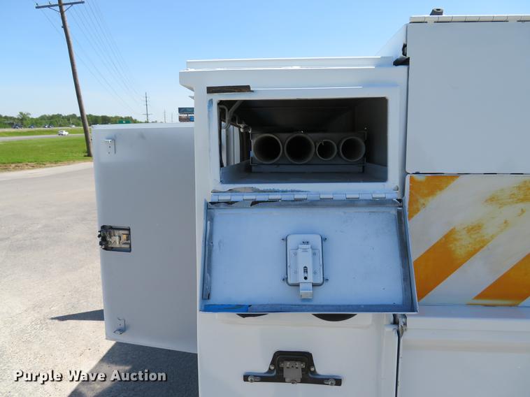 image for item DE8083 2012 Ford F350 Super Duty XL utility bed pickup truck