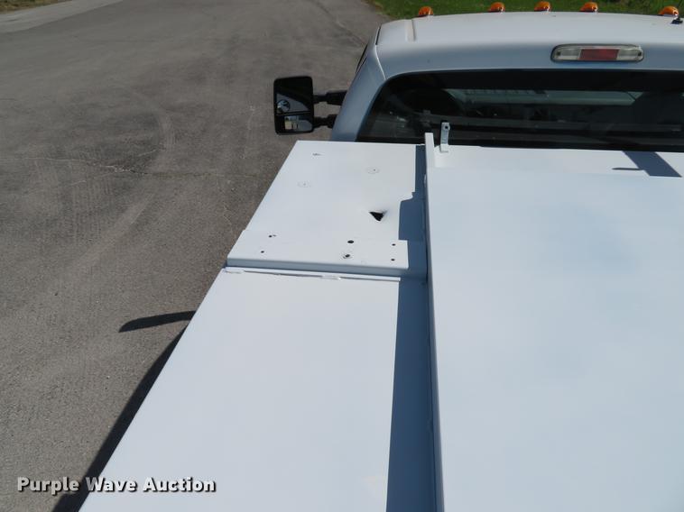 image for item DE8083 2012 Ford F350 Super Duty XL utility bed pickup truck