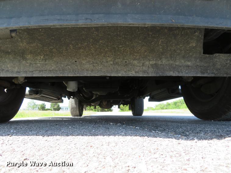 image for item DE8083 2012 Ford F350 Super Duty XL utility bed pickup truck