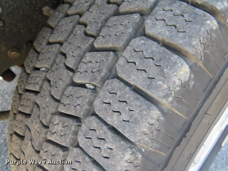 image for item DE8083 2012 Ford F350 Super Duty XL utility bed pickup truck