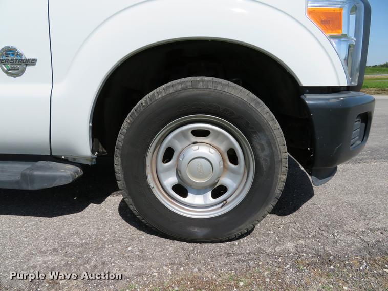 image for item DE8083 2012 Ford F350 Super Duty XL utility bed pickup truck