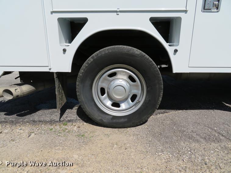 image for item DE8083 2012 Ford F350 Super Duty XL utility bed pickup truck