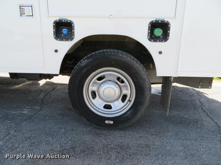 image for item DE8083 2012 Ford F350 Super Duty XL utility bed pickup truck